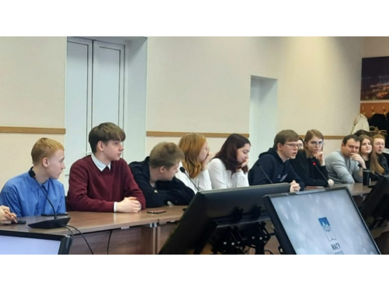 Диалог на равных со студентами МАГУ